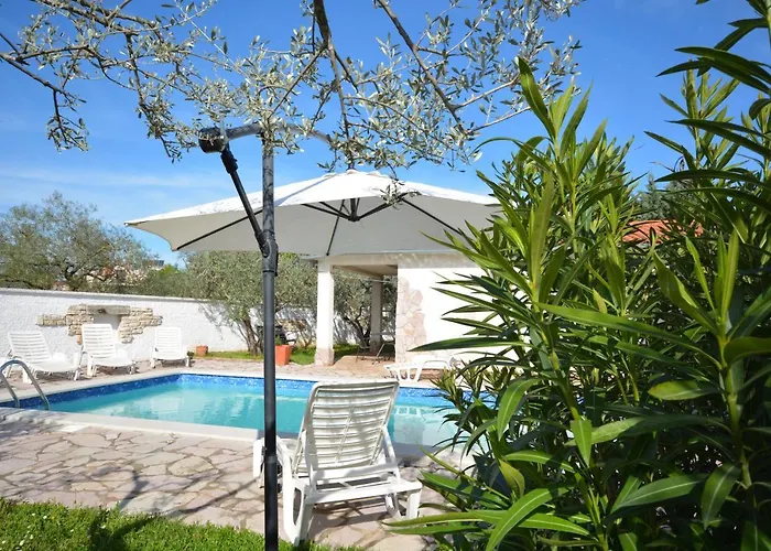 ヴィラ Vallelunga *